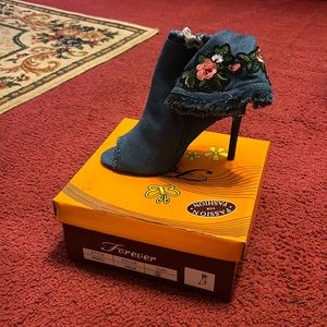 Blue Jean Rose Heels
